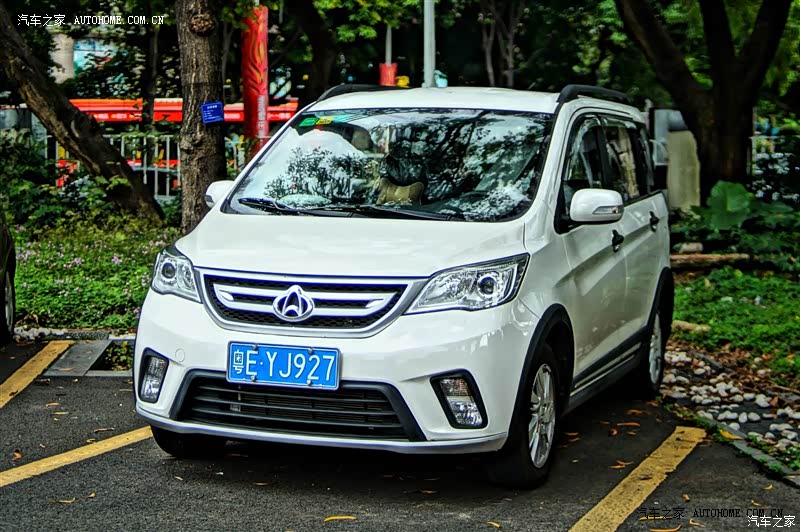 乘坐空间秒杀，噪音大。