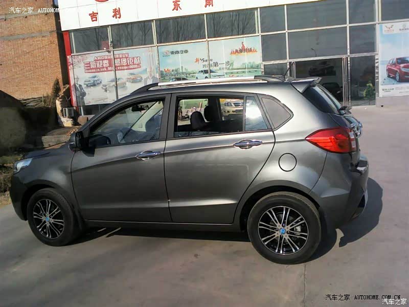 空间很好 外观从侧面看漂亮！动力不错 底盘高通过性强！