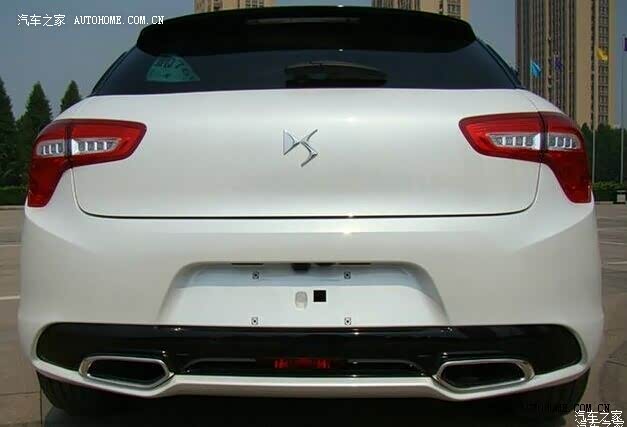 靓丽的外观与高雅的内饰完美结合