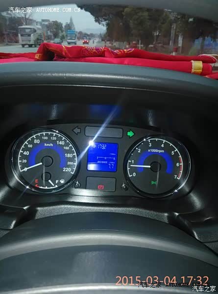 空间够大，配置够全。非常适合家用！同价位车里性价比很高！