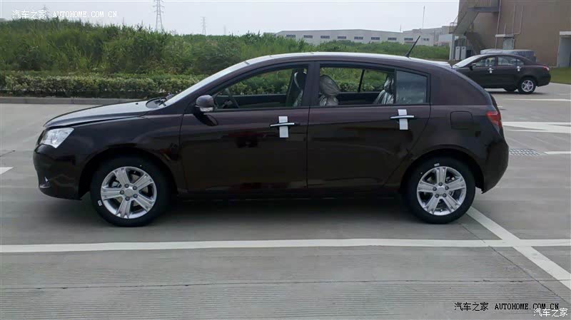 动力力充足；舒适性尚可；内饰造型中庸，总体评价性价比高