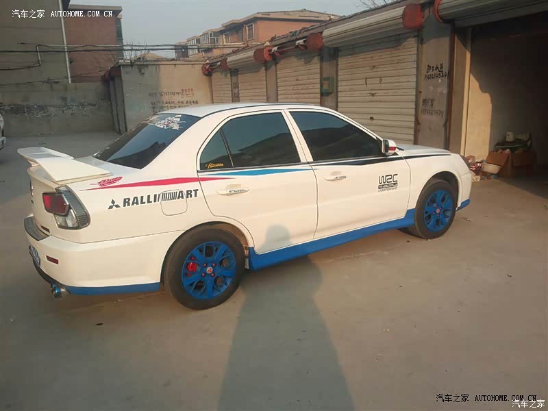 整体来说挺不错的一款车，性价比挺高的，就是有点小毛病，