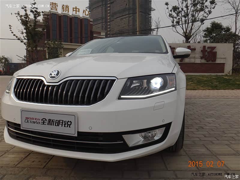 空间很大，后备箱很大，1.4T动力够用。