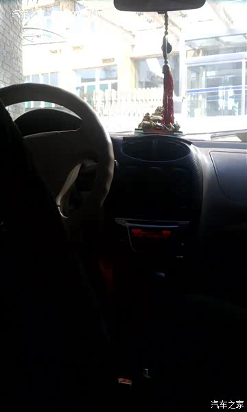 性价比还好！外观后头特丑！空间小！动力差做工差异响！油耗满意