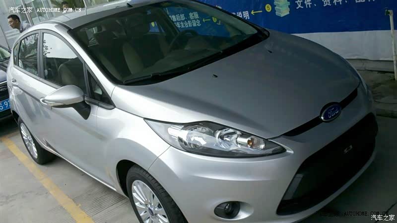 完美的操控，时尚的外观，低廉的用车成本