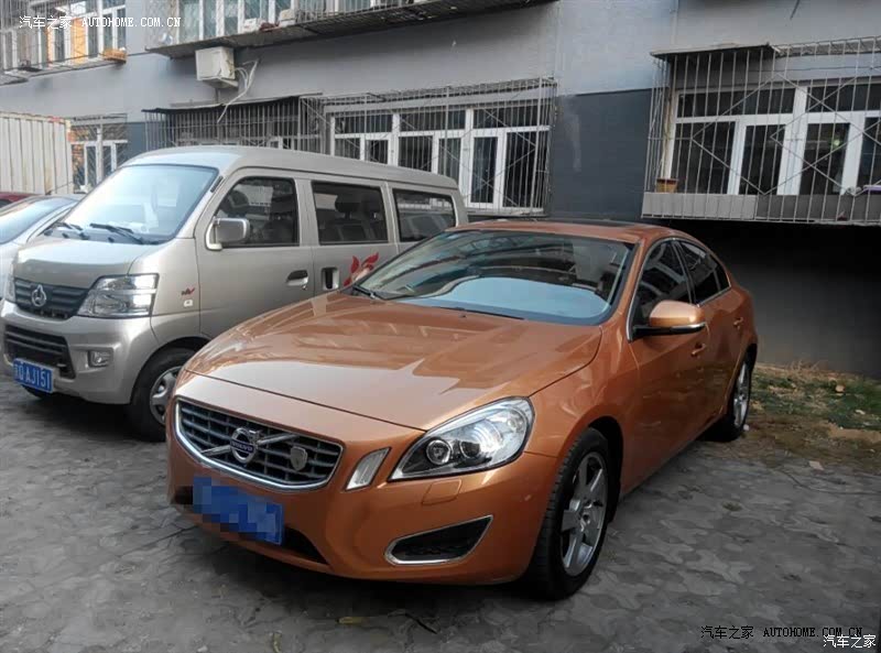 舒适性强，一天行驶1000多公里也没觉得累，也没有不舒服的感觉。