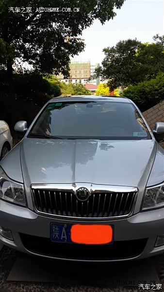 做工精细，空间很充裕 ， 性价比高