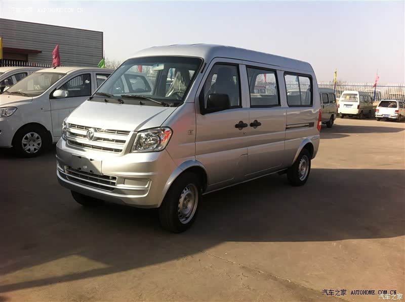 东风小康发动机劲大，上山上坡特轻松。其他一般。