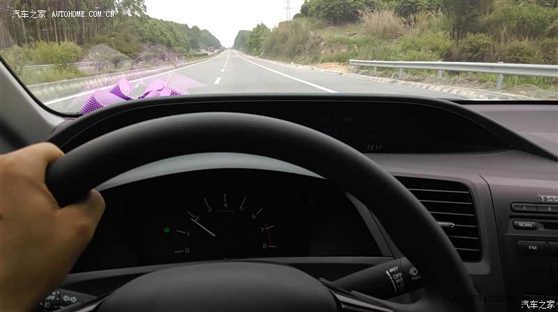 思域这车是偏向运动多一点，高速拐弯很稳定，好开，省油。