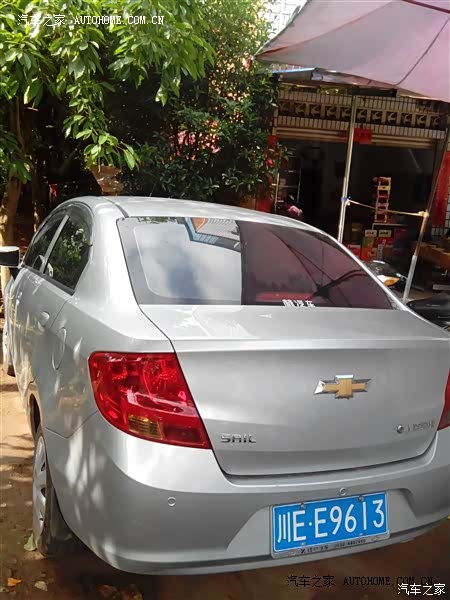 间大，油耗低，价格低，适合家用，代步，性价比高