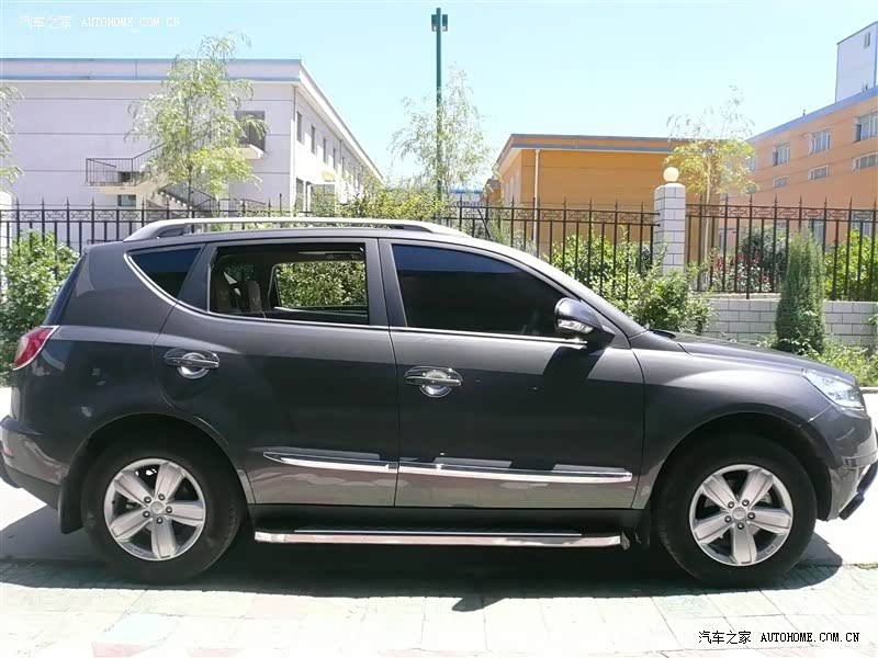 油耗还行，空间比较满意，但车的异响比较严重，隔音有待提高。