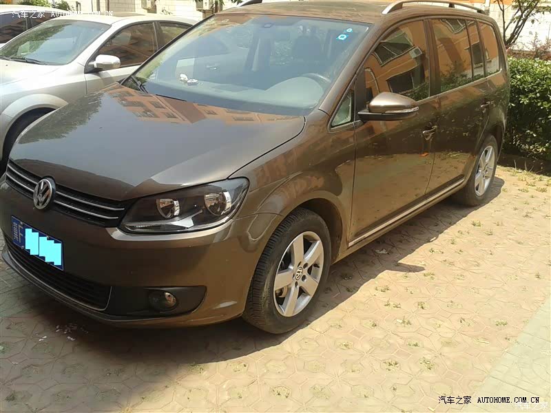 虽然不是神车党，但还是买了大众。日常很方便，很适合家用