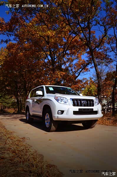 空间大、内饰精良、动力弱、刹车软、油耗大、操控差、被动安全高