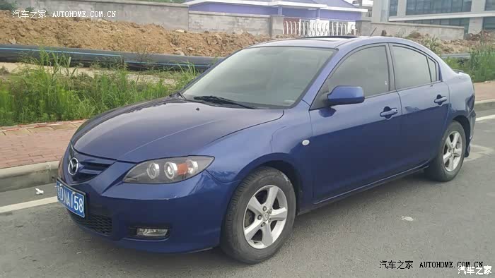 外观有跑车的味道，内饰也不错，非常经典简洁