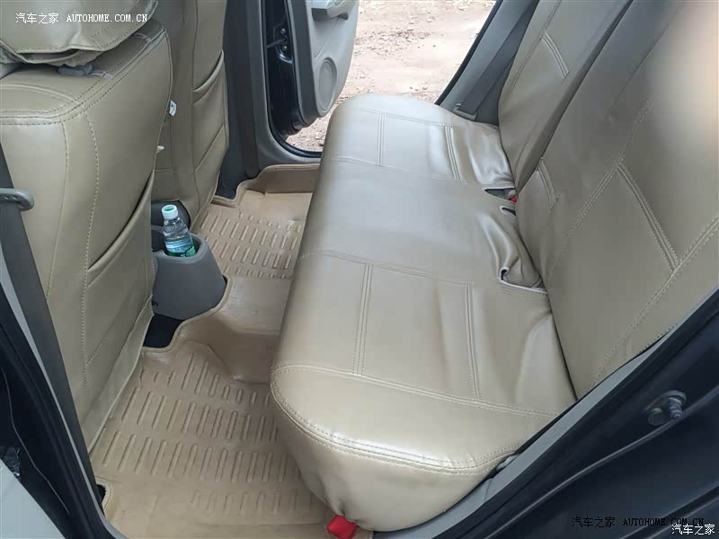 发动机很耐用，内饰做工不错，操控很好，只是隔音不尽人意。