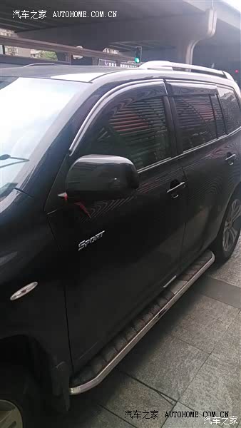 空间大，看起来高大上，舒适度也不错，感觉家用非常合适