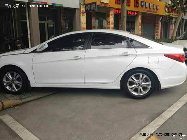 外观非常的漂亮，时尚，富有科技感。空间也非常的大，内饰也不错