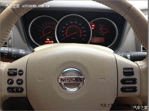 油耗不高，空间比较大，中控台面板下沉，异响