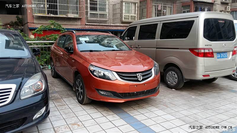 车不错，外观很好看，性能家用足够了，空间可以