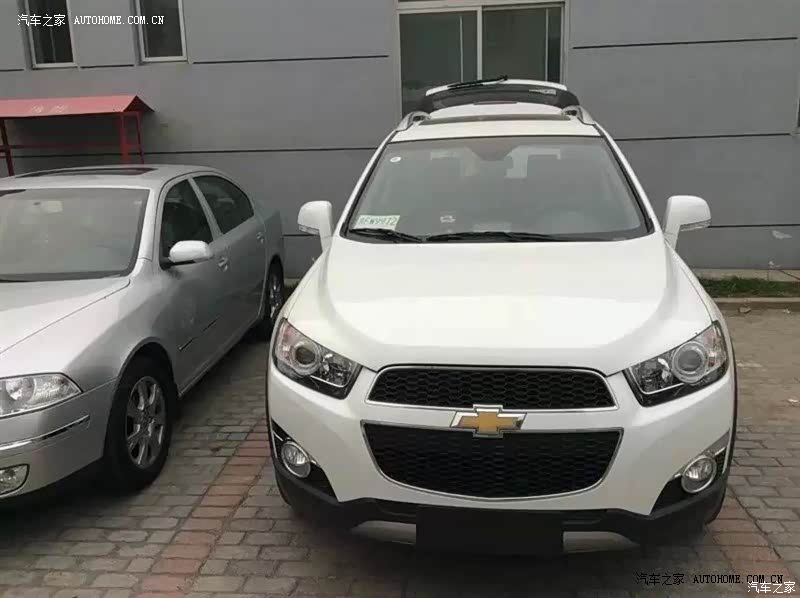 空间够大，有七座，满足家用。