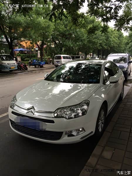 开着很舒服，满足家用没问题，动力有待提升，装配工艺有待提升