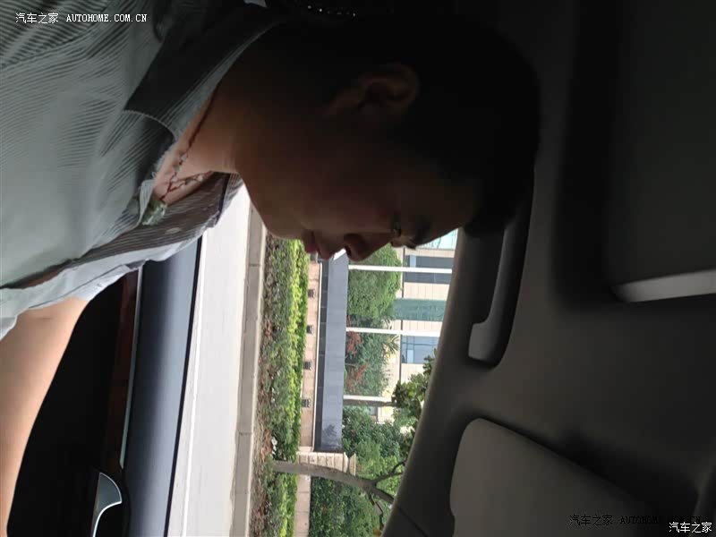 价格太贵，导航老出问题，倒车影像，反应太慢，悬挂太硬，空间大