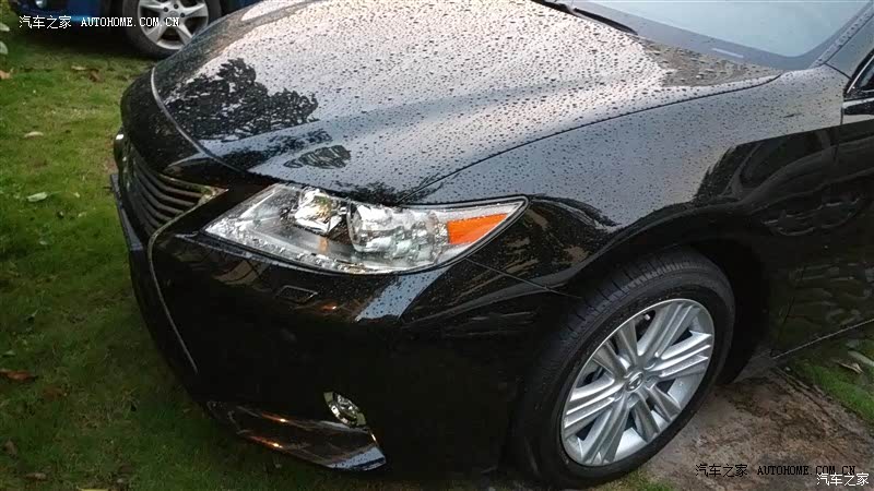 一台适合家用，也适合商务用的车子