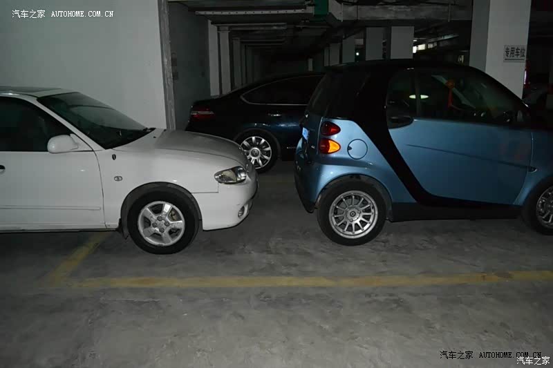 这是一款小巧灵活空间宽敞足够吸引眼球的车