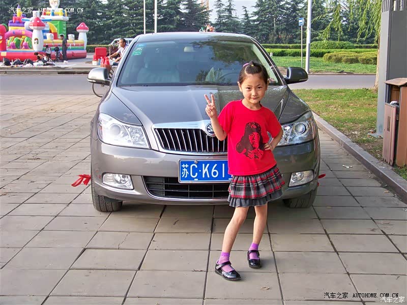 后备箱空间大，操控精准，安全配置多，动力充沛，做工及装配差点