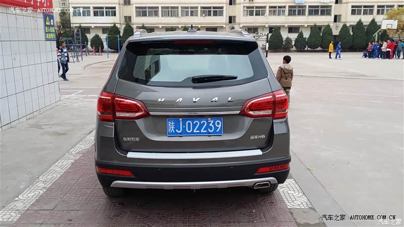 各方面性能，功能够用，市內油耗高，变速箱有点老。