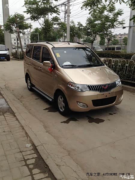 性价比最高，微面商务车里面处观最漂亮，内饰温馨。