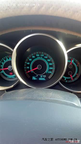 空间大，坐着舒服。安全性对于家用来说很不错。