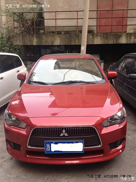 手动挡，整体感受很值得拥有，特别是年轻人。