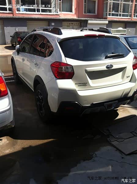 全时四驱操控、水平对置发动机、重心狠低，油耗就更令人吃惊了。