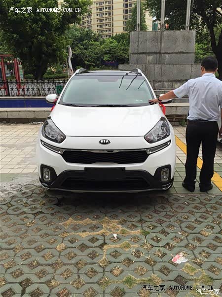 外观实在拉风的不行，内饰过得去，空间超满意。