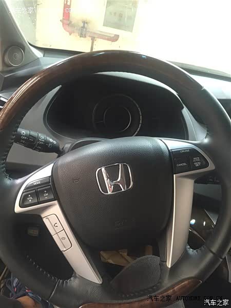 空间大，乘坐舒适，油耗满意