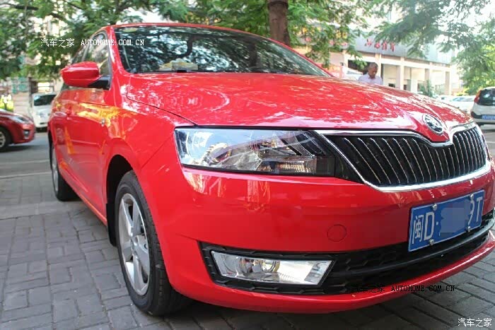 喜欢昕动很久了，车身轻，加速给力，油耗也还行。红色的外观很骚