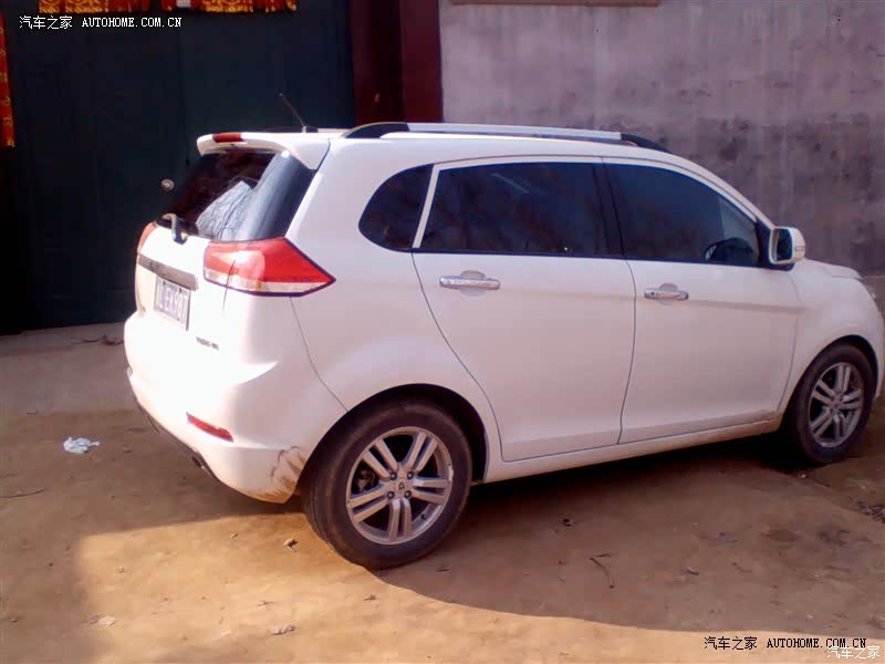 外观耐看，空间大，拉人拉货都行。