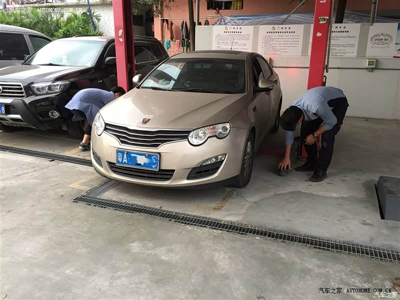 换档顿挫感明显，动力弱，每个首次乘坐的人都惊喜空间大且舒适。