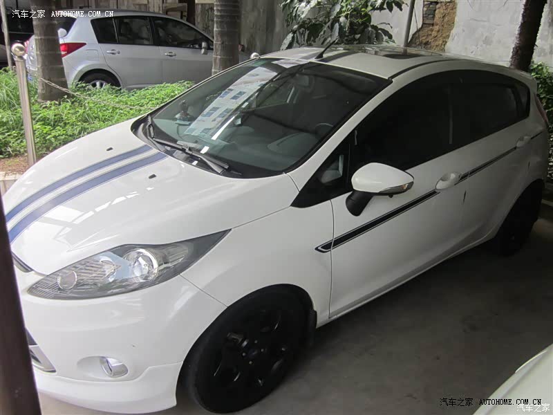 外观动感时尚，福特经典拉花非常好看，操控及动力表现很好！