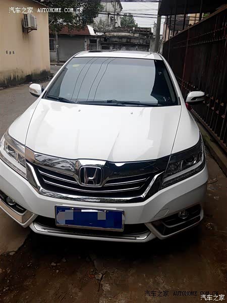 外观大气，配置也比较丰富。