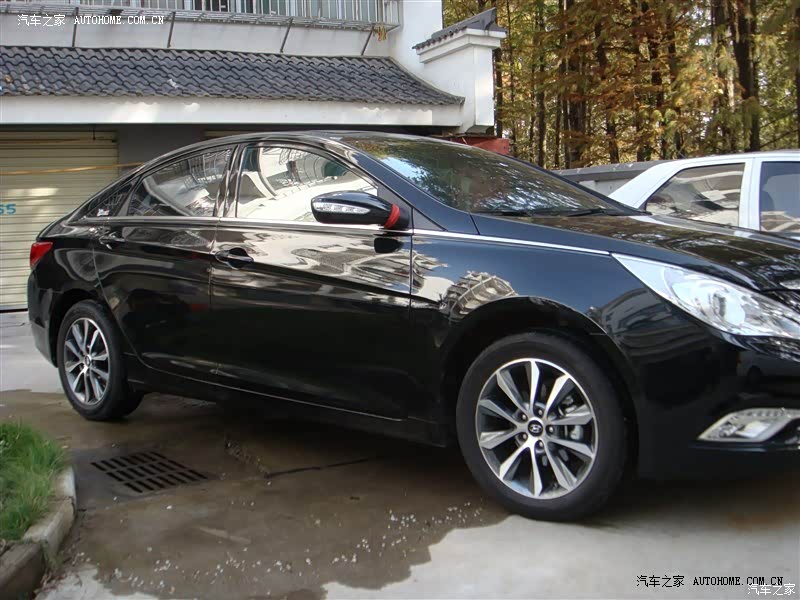 外观流线，油耗较小，保养不贵，经济耐用