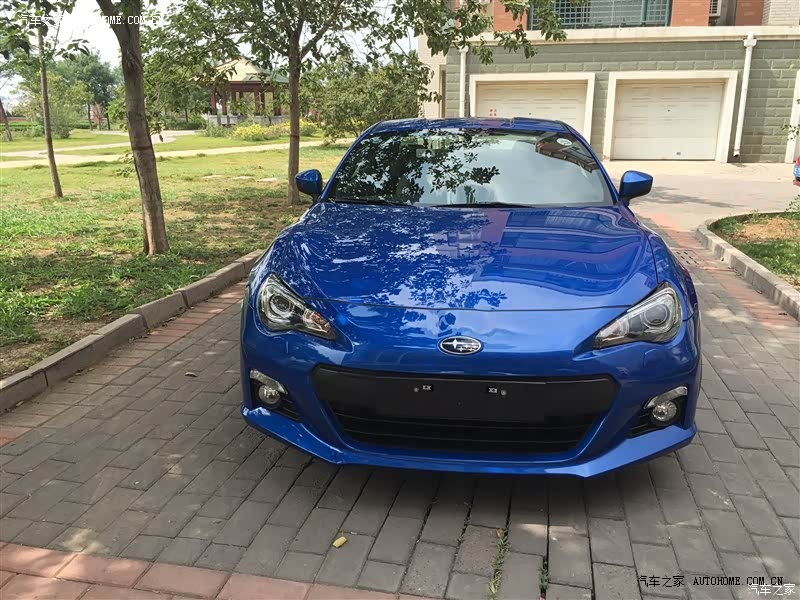 操控很好，减震很硬，方向精准，动力够用