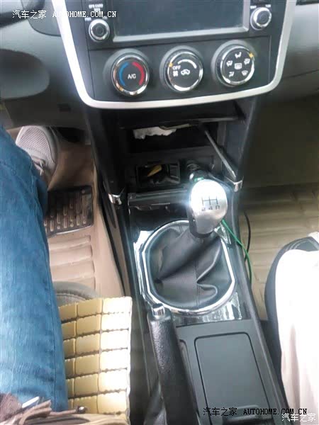 空间大，操控好，外观好看。