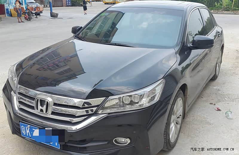 这辆车比较大气，配置也齐全......