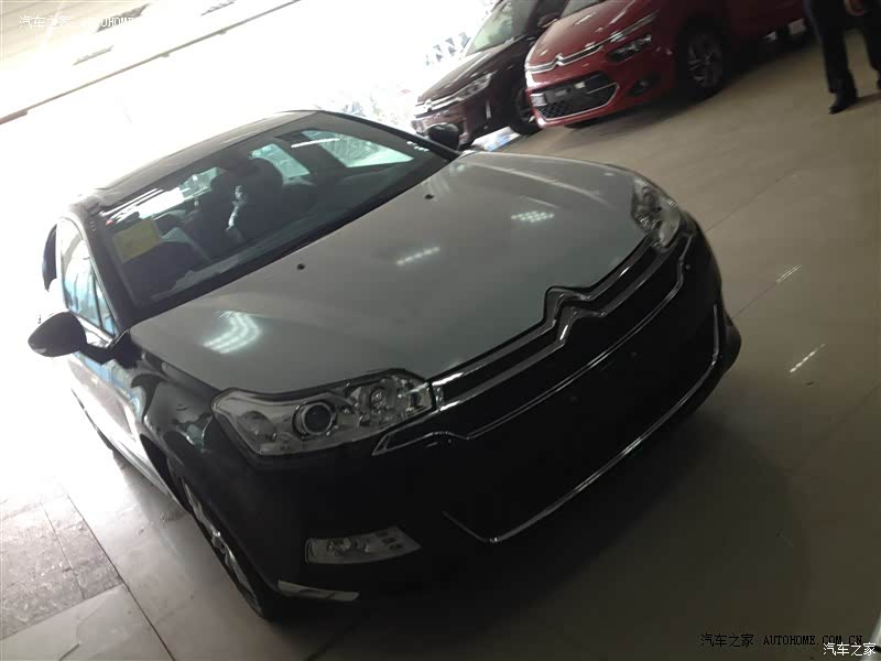 沉稳大气，彰显高贵气质的外形，充沛的动力，略显狭小的储物空间