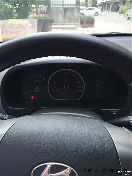 10万元买个用着耐用、坐着舒服、看着大气的家用小汽车。