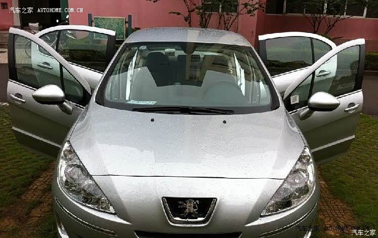 空间比较大，内饰不错，动了还行