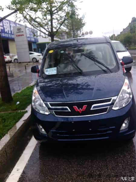 标准型的配置在面包车中还算可以，只有1.2高配只能提1.2的了。