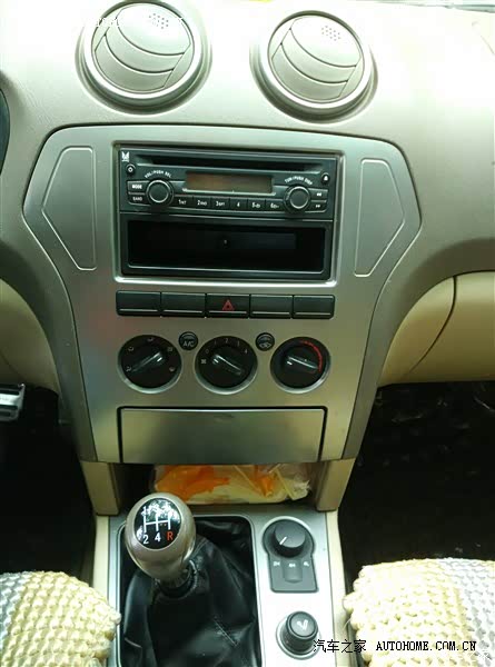 霸气的外观，超高的底盘，充足的动力，不高的油耗，宽敞的空间。